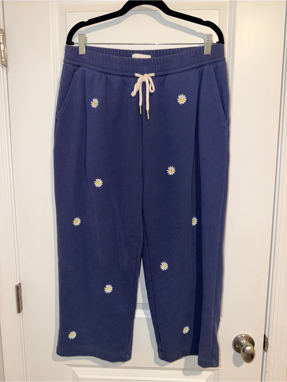 Free Assembly Women's Navy Daisy Embroidered Hoodie and Sweatpants 2pc Set - Picture 12 of 15